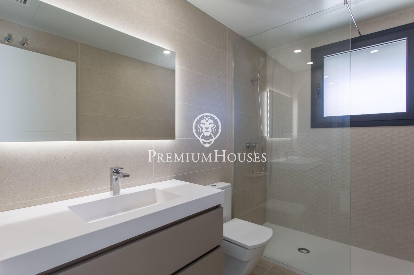 5 chambre Villa/Maison à vendre à Sant Andreu de Llavaneres avec piscine garage - 1 390 000 € (Ref: 9357467)