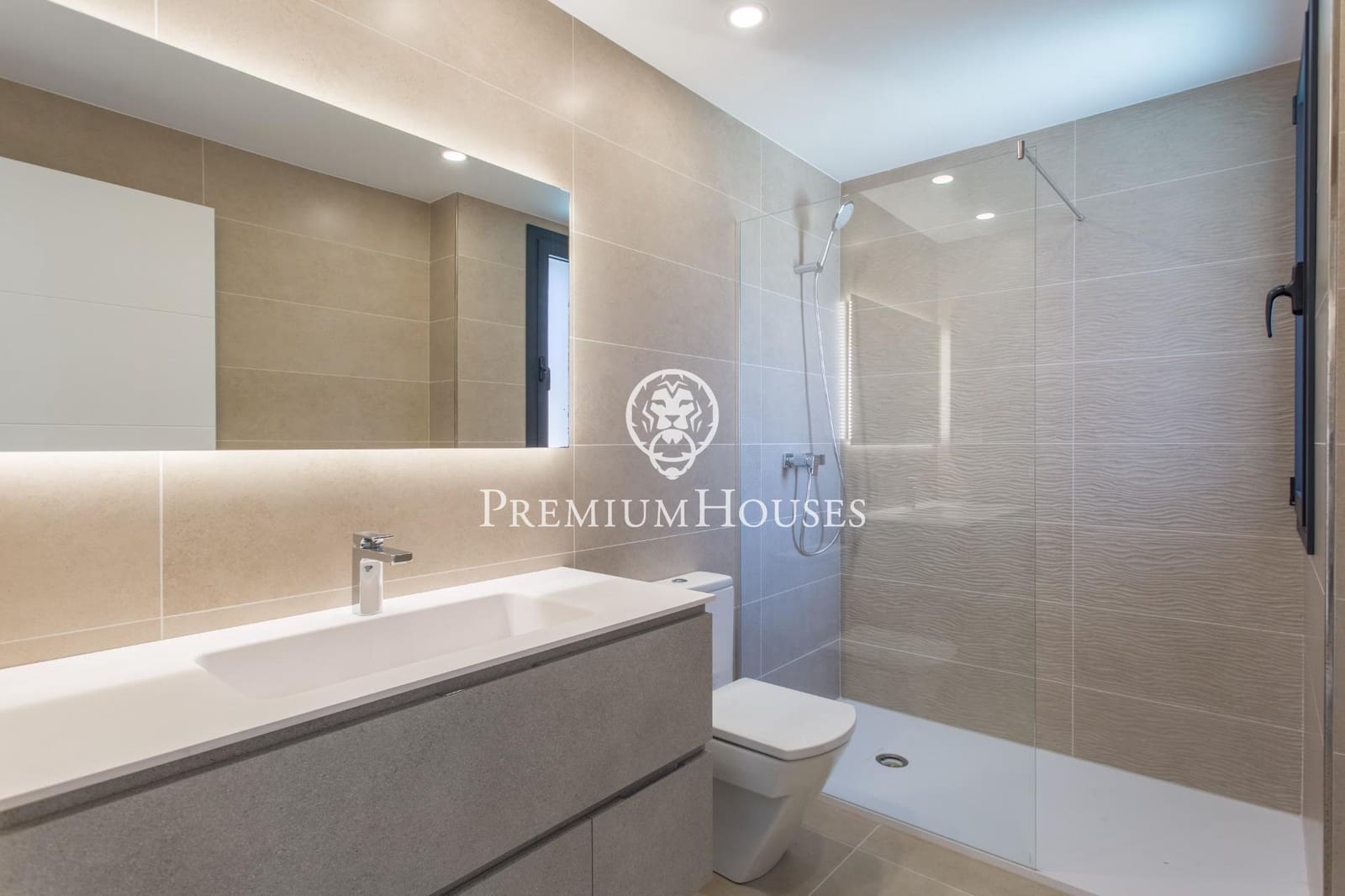 5 chambre Villa/Maison à vendre à Sant Andreu de Llavaneres avec piscine garage - 1 390 000 € (Ref: 9357467)