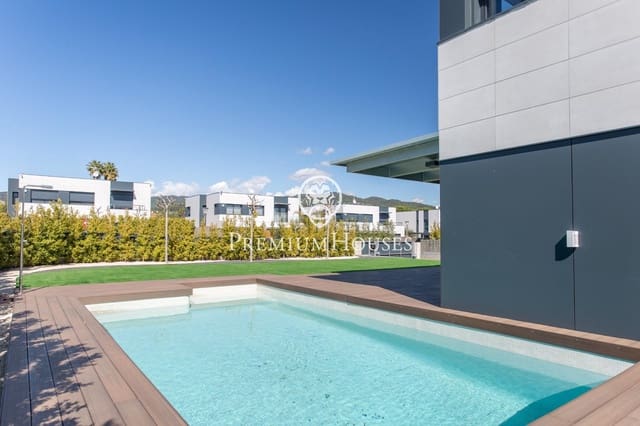 5 bedroom Villa for sale in Sant Andreu de Llavaneres with pool garage - € 1,390,000 (Ref: 9357467)