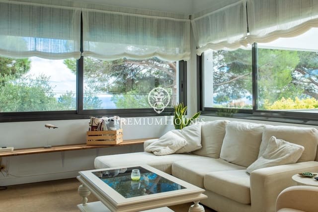 4 bedroom Villa for rent in Sant Vicenç de Montalt with garage - € 3,900 (Ref: 9357468)