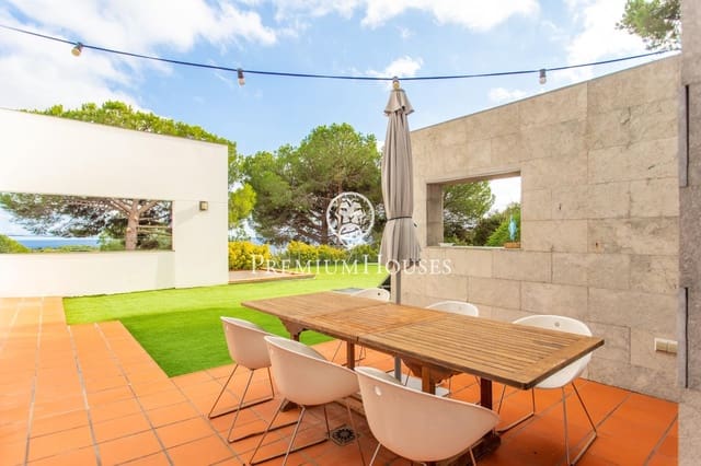 4 bedroom Villa for rent in Sant Vicenç de Montalt with garage - € 3,900 (Ref: 9357468)