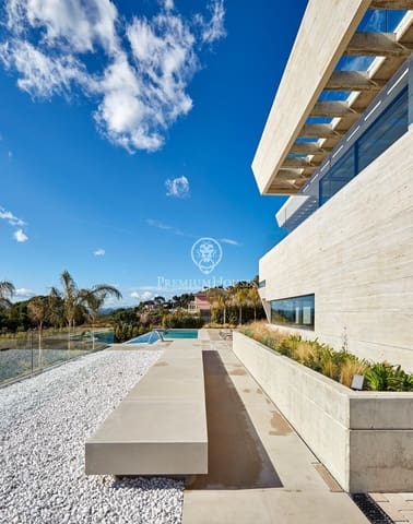 4 bedroom Villa for rent in Lloret de Mar with pool garage - € 20,000 (Ref: 9357472)