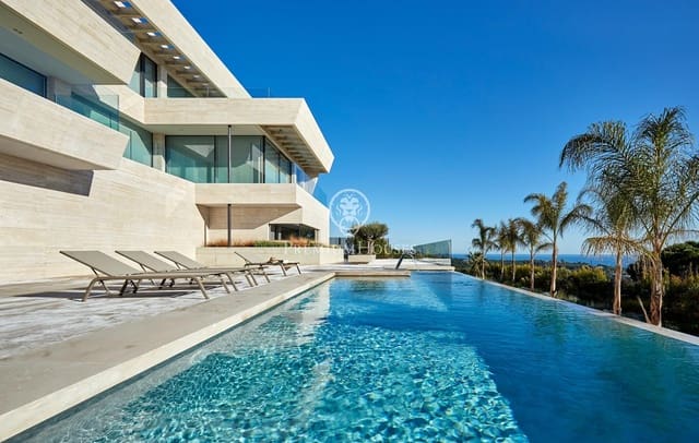 4 bedroom Villa for rent in Lloret de Mar with pool garage - € 20,000 (Ref: 9357472)