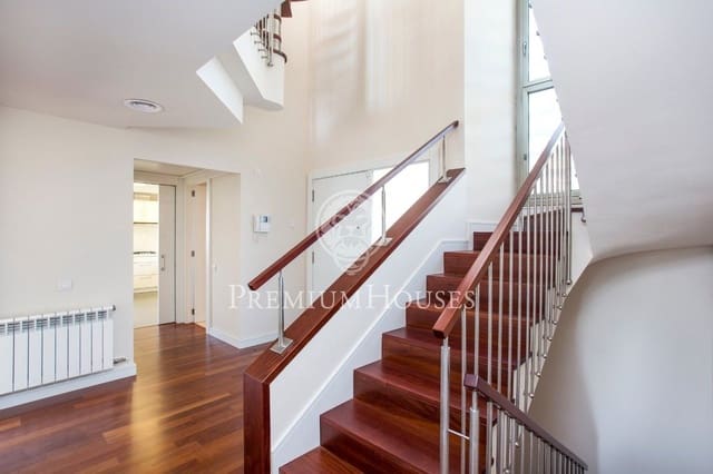 4 bedroom Villa for rent in Sant Vicenç de Montalt with pool garage - € 3,500 (Ref: 9357473)