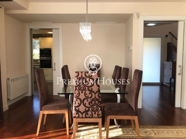 4 bedroom Villa for rent in Sant Vicenç de Montalt with pool garage - € 3,500 (Ref: 9357473)