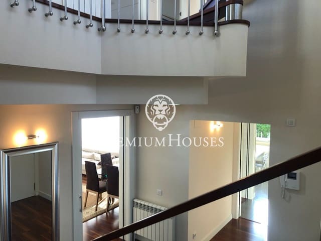 4 bedroom Villa for rent in Sant Vicenç de Montalt with pool garage - € 3,500 (Ref: 9357473)