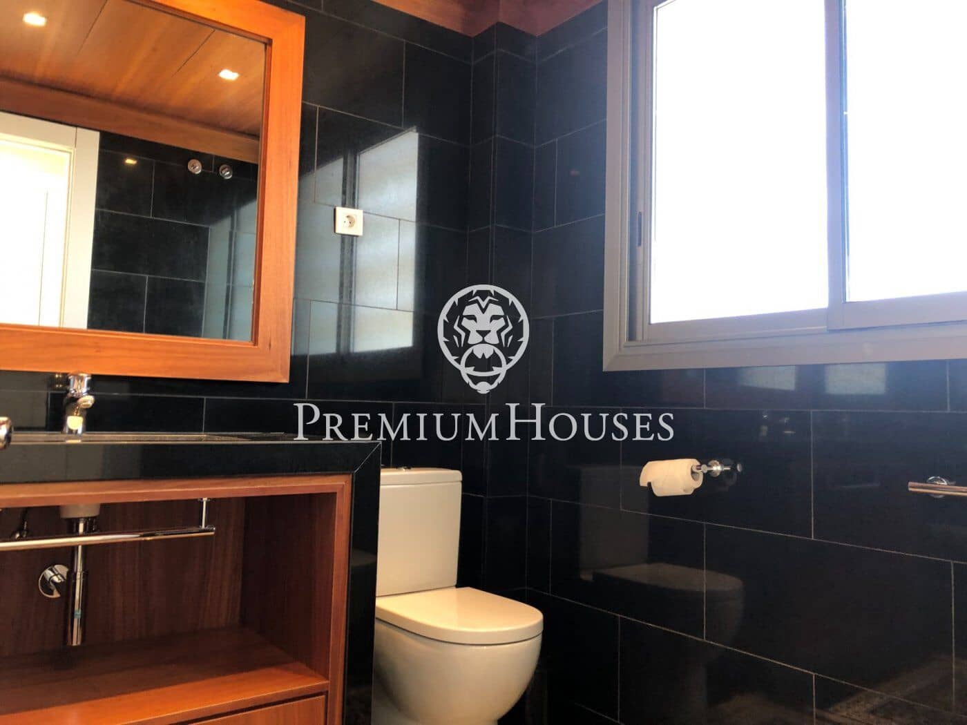 4 sypialnia Willa do wynajęcia w Sant Vicenc de Montalt z basenem garażem - 3 500 € (Ref: 9357473)