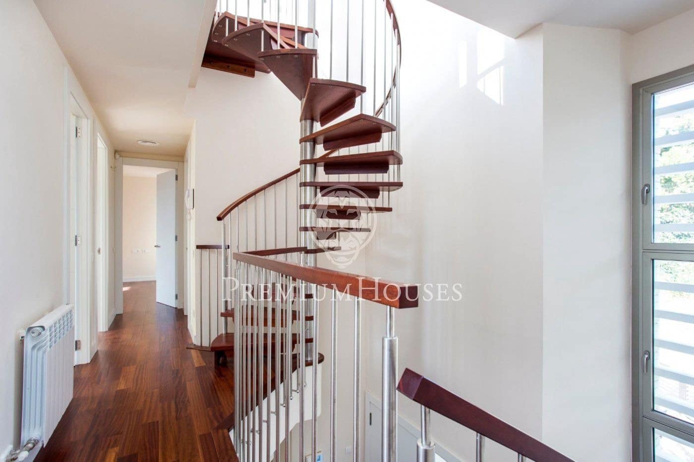 4 sypialnia Willa do wynajęcia w Sant Vicenc de Montalt z basenem garażem - 3 500 € (Ref: 9357473)