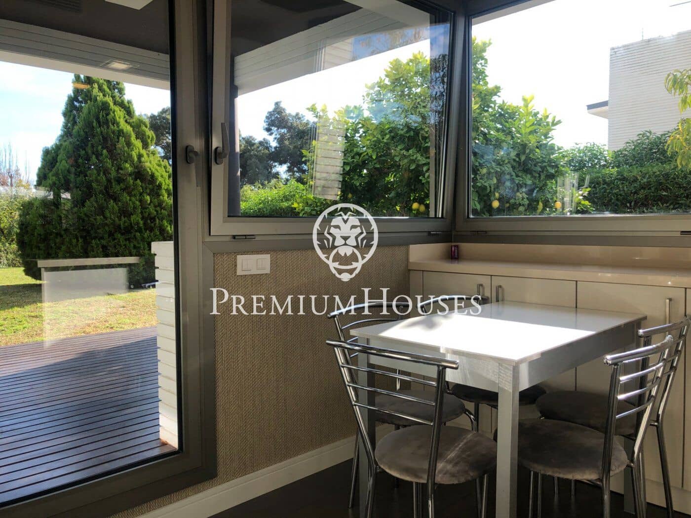 4 sypialnia Willa do wynajęcia w Sant Vicenc de Montalt z basenem garażem - 3 500 € (Ref: 9357473)