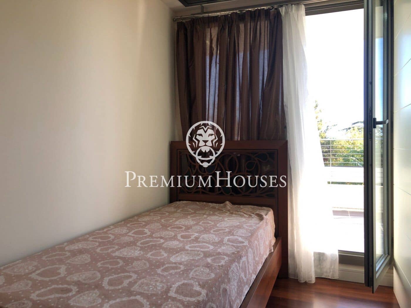 4 sypialnia Willa do wynajęcia w Sant Vicenc de Montalt z basenem garażem - 3 500 € (Ref: 9357473)