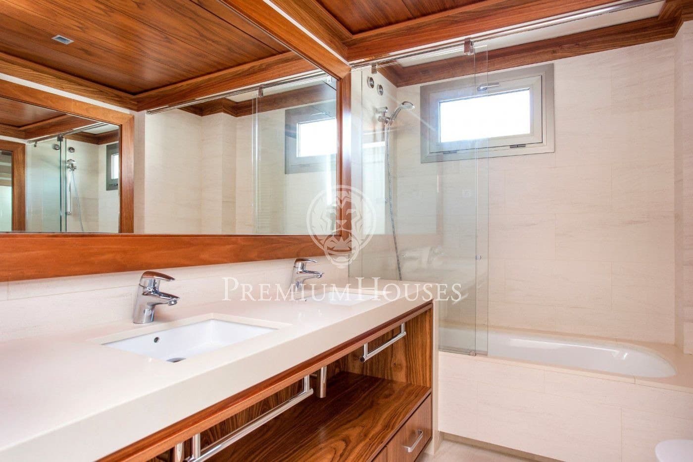 4 sypialnia Willa do wynajęcia w Sant Vicenc de Montalt z basenem garażem - 3 500 € (Ref: 9357473)