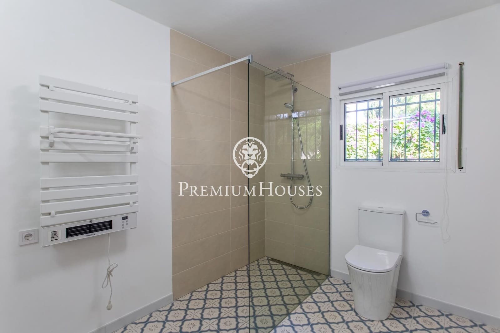 5 bedroom Villa for sale in Arenys de Mar - € 716,000 (Ref: 9367497)