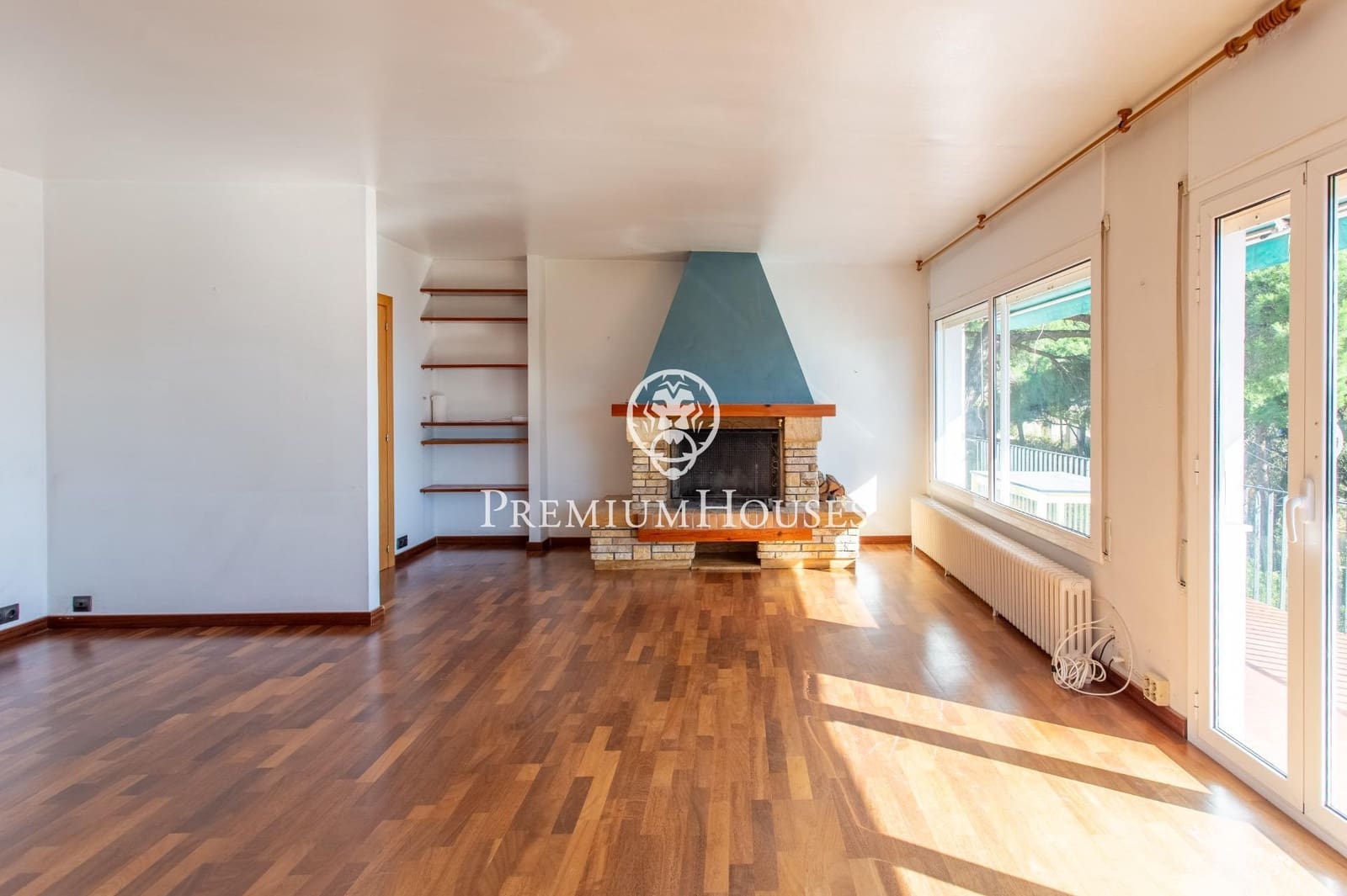 5 bedroom Villa for sale in Arenys de Mar - € 716,000 (Ref: 9367497)