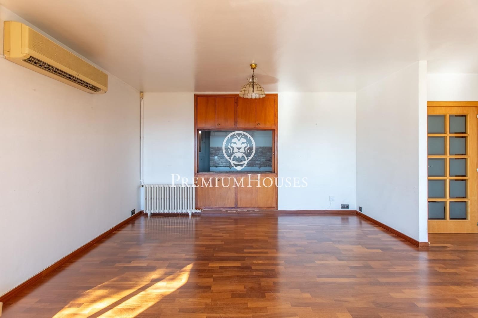 5 bedroom Villa for sale in Arenys de Mar - € 716,000 (Ref: 9367497)