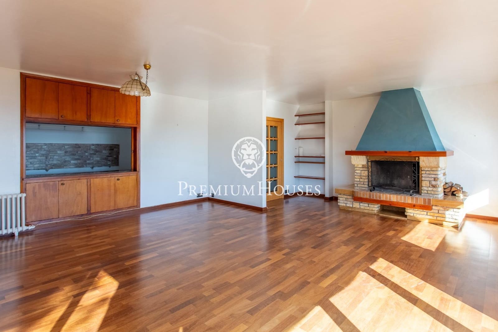 5 bedroom Villa for sale in Arenys de Mar - € 716,000 (Ref: 9367497)