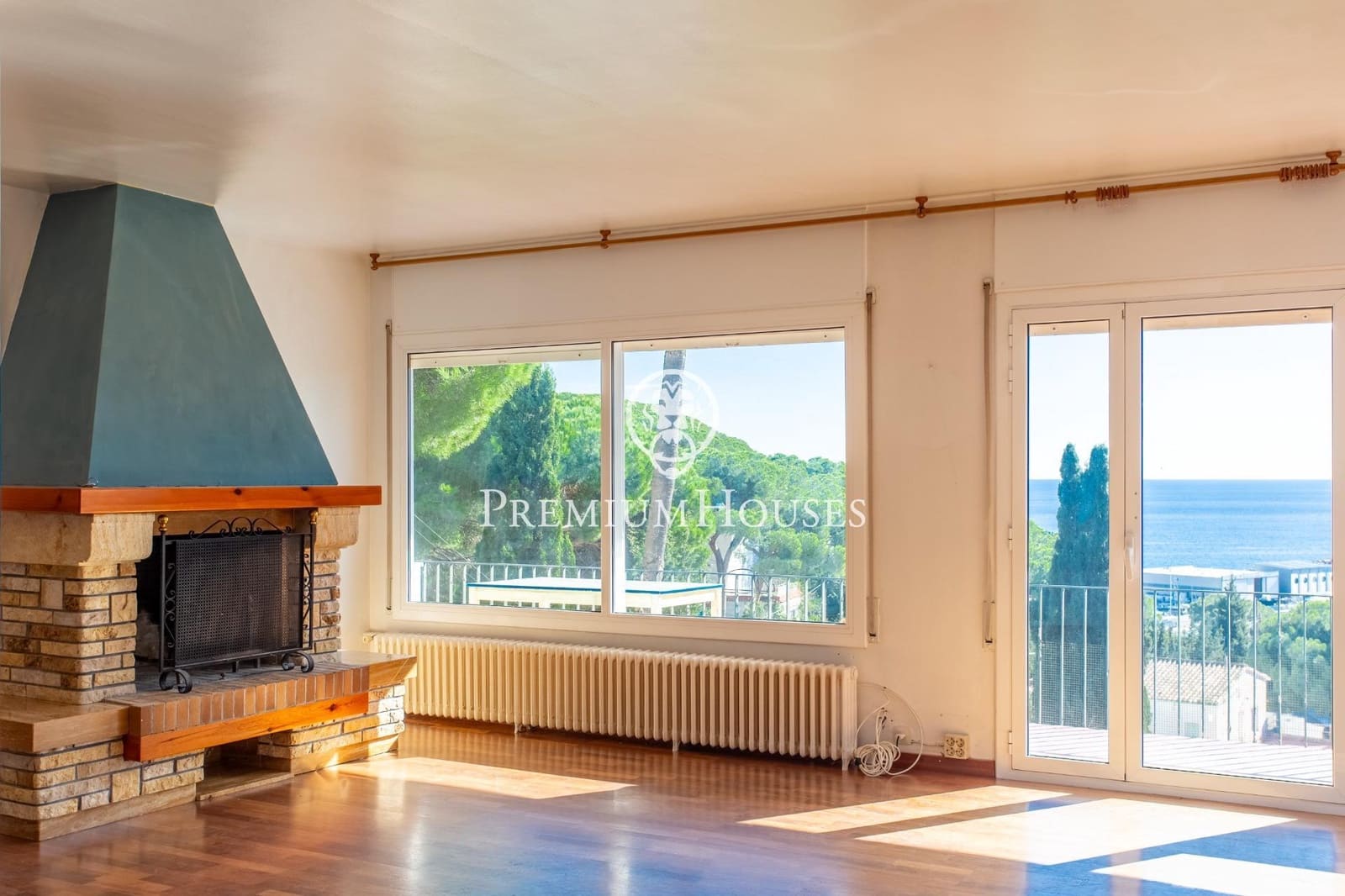 5 bedroom Villa for sale in Arenys de Mar - € 716,000 (Ref: 9367497)