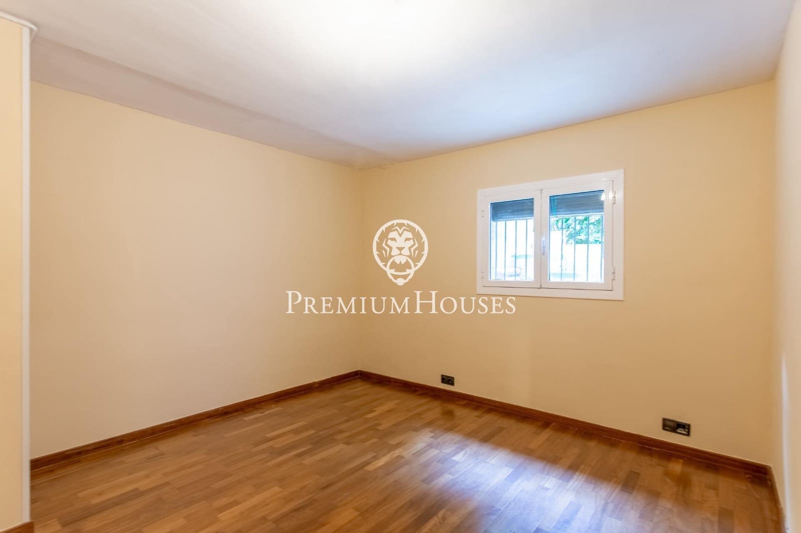 5 bedroom Villa for sale in Arenys de Mar - € 716,000 (Ref: 9367497)