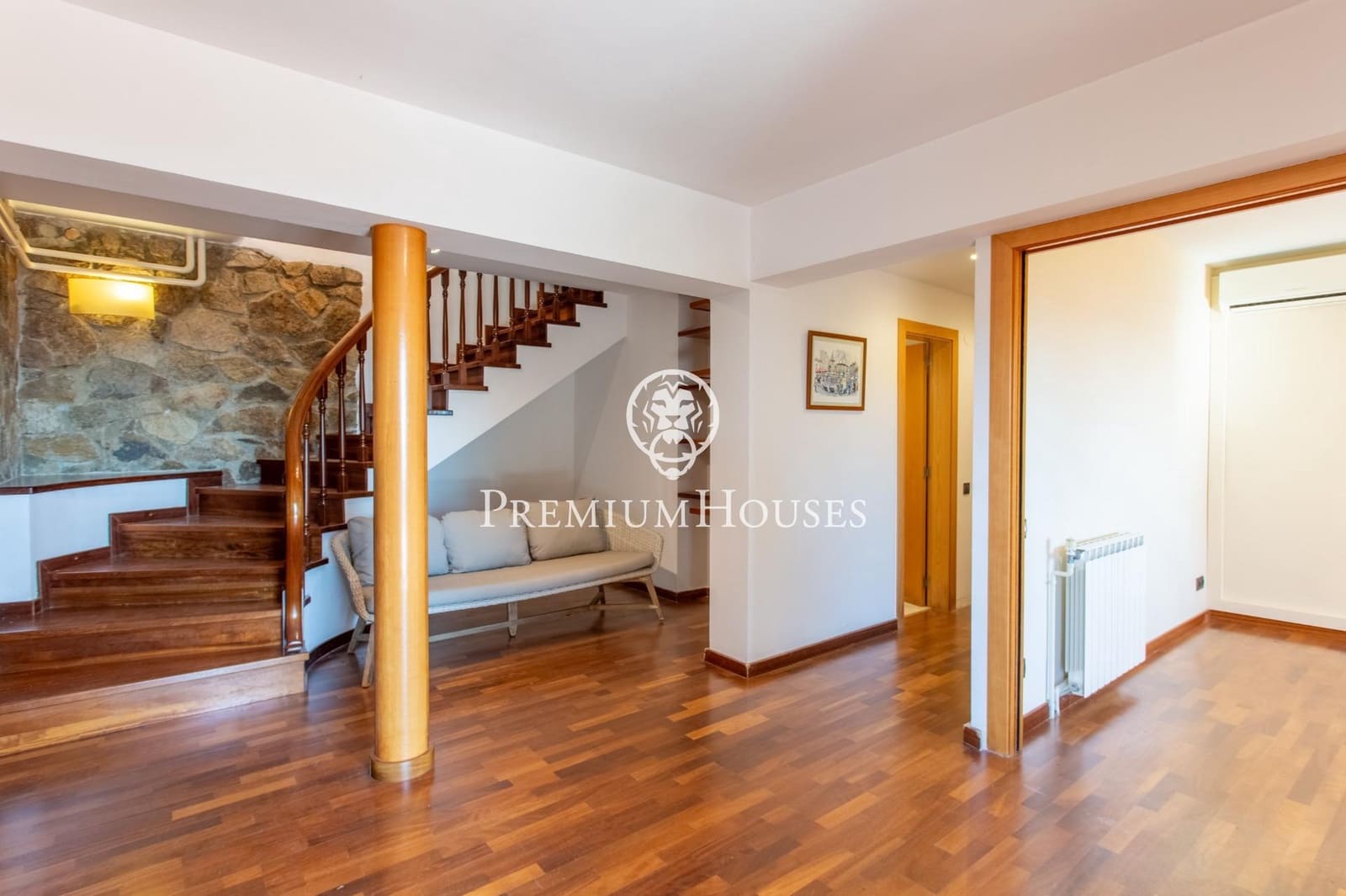 5 bedroom Villa for sale in Arenys de Mar - € 716,000 (Ref: 9367497)