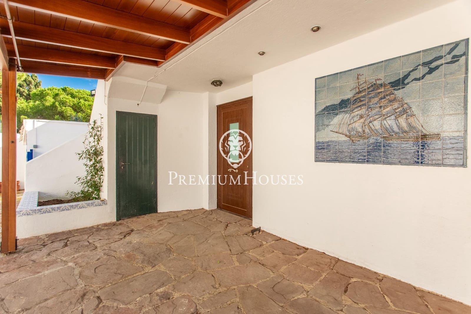 5 bedroom Villa for sale in Arenys de Mar - € 716,000 (Ref: 9367497)