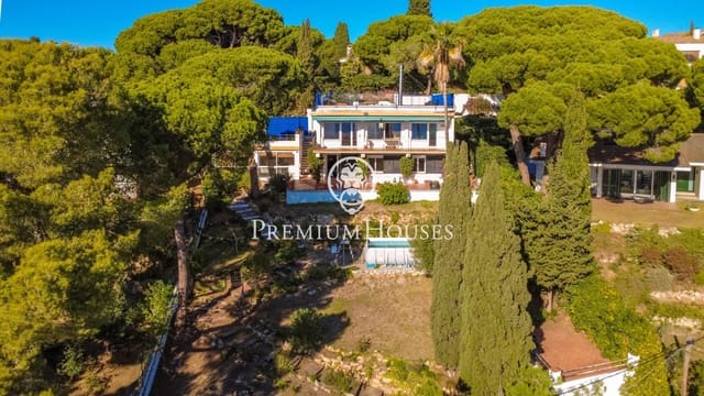 5 bedroom Villa for sale in Arenys de Mar - € 716,000 (Ref: 9367497)