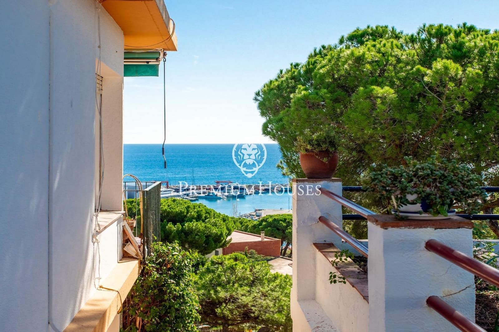 5 bedroom Villa for sale in Arenys de Mar - € 716,000 (Ref: 9367497)