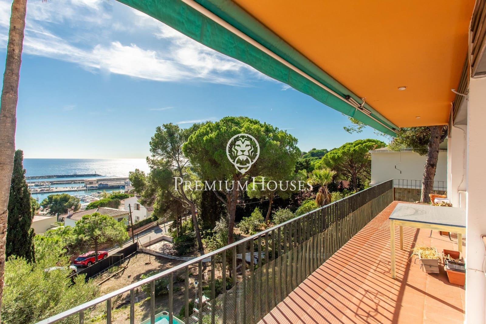 5 bedroom Villa for sale in Arenys de Mar - € 716,000 (Ref: 9367497)