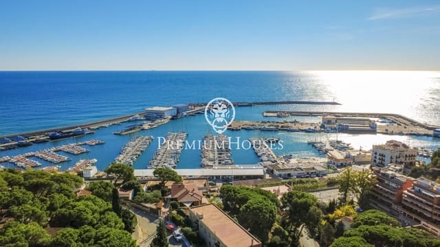 5 bedroom Villa for sale in Arenys de Mar - € 716,000 (Ref: 9367497)