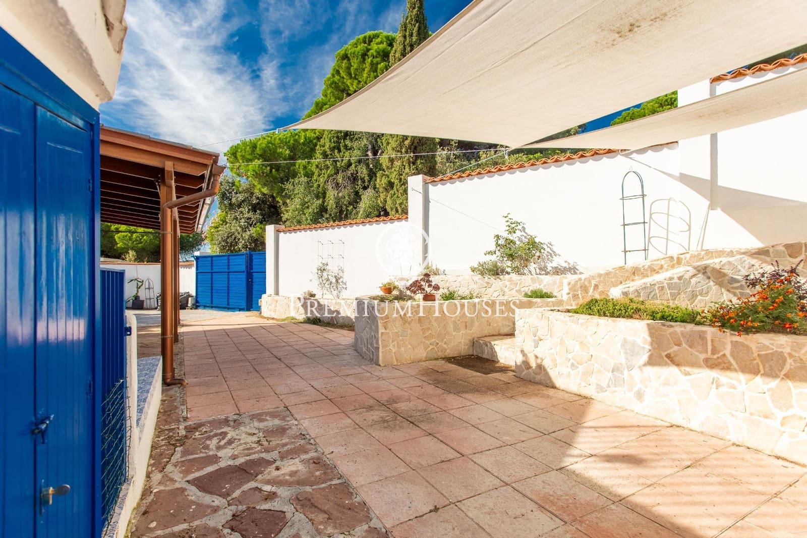 5 bedroom Villa for sale in Arenys de Mar - € 716,000 (Ref: 9367497)