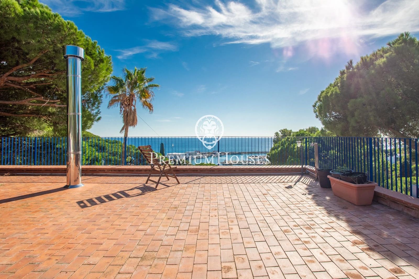 5 bedroom Villa for sale in Arenys de Mar - € 716,000 (Ref: 9367497)