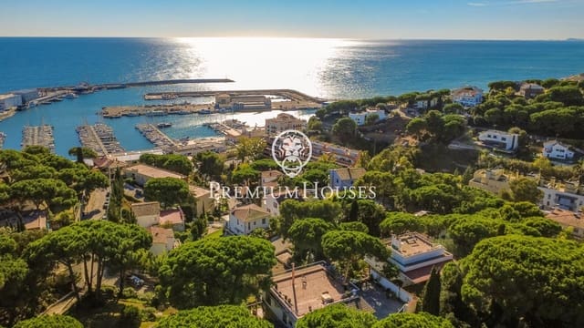 5 bedroom Villa for sale in Arenys de Mar - € 716,000 (Ref: 9367497)
