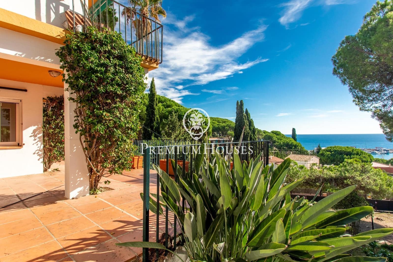 5 bedroom Villa for sale in Arenys de Mar - € 716,000 (Ref: 9367497)