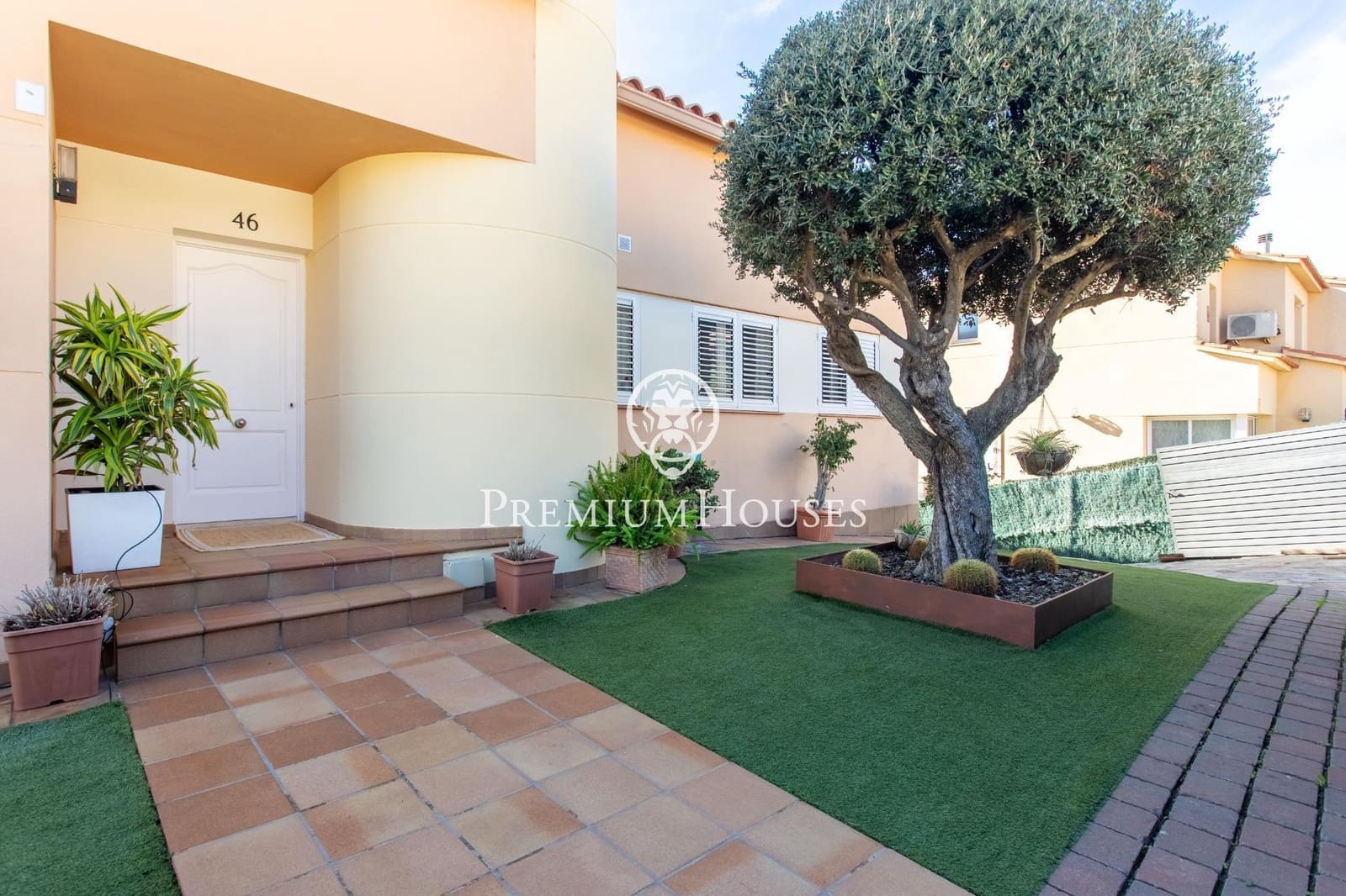 5 bedroom Villa for sale in Sant Pol de Mar with pool - € 1,100,000 (Ref: 9367498)