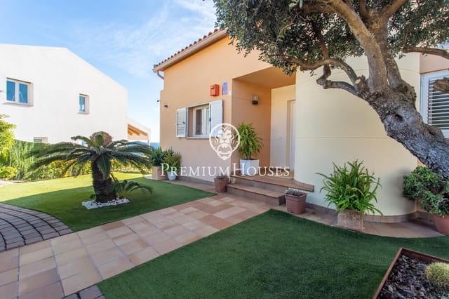 5 bedroom Villa for sale in Sant Pol de Mar with pool - € 1,100,000 (Ref: 9367498)