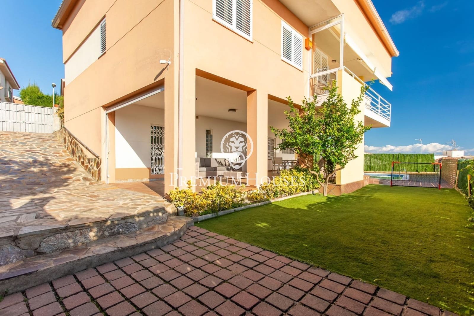 5 bedroom Villa for sale in Sant Pol de Mar with pool - € 1,100,000 (Ref: 9367498)