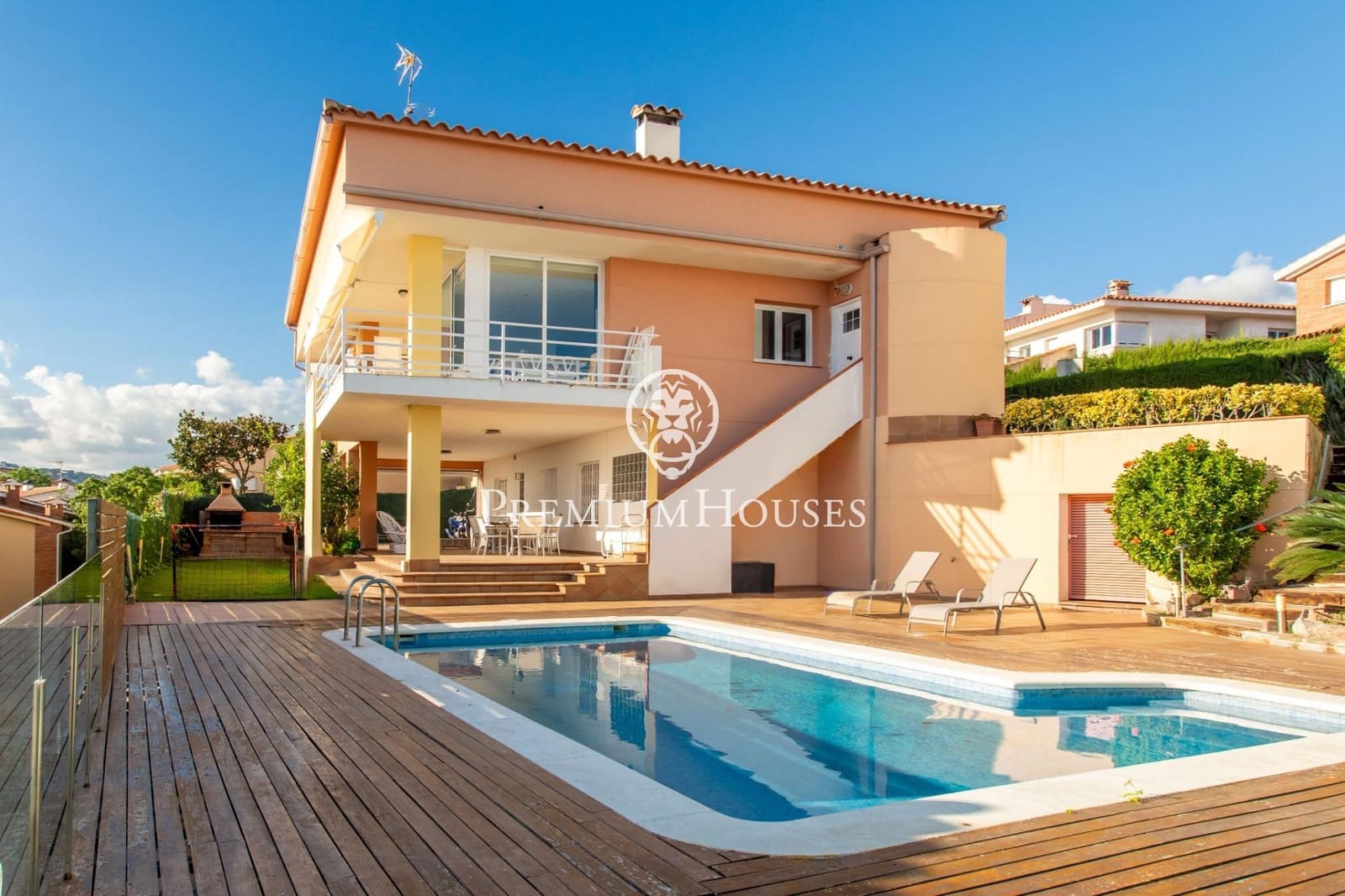 5 bedroom Villa for sale in Sant Pol de Mar with pool - € 1,100,000 (Ref: 9367498)