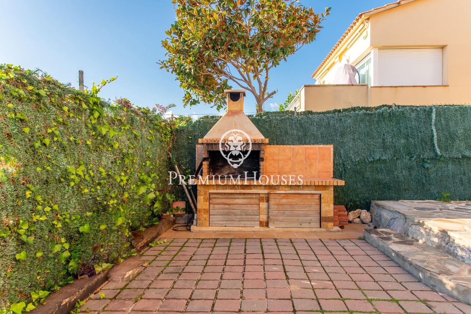 5 bedroom Villa for sale in Sant Pol de Mar with pool - € 1,100,000 (Ref: 9367498)