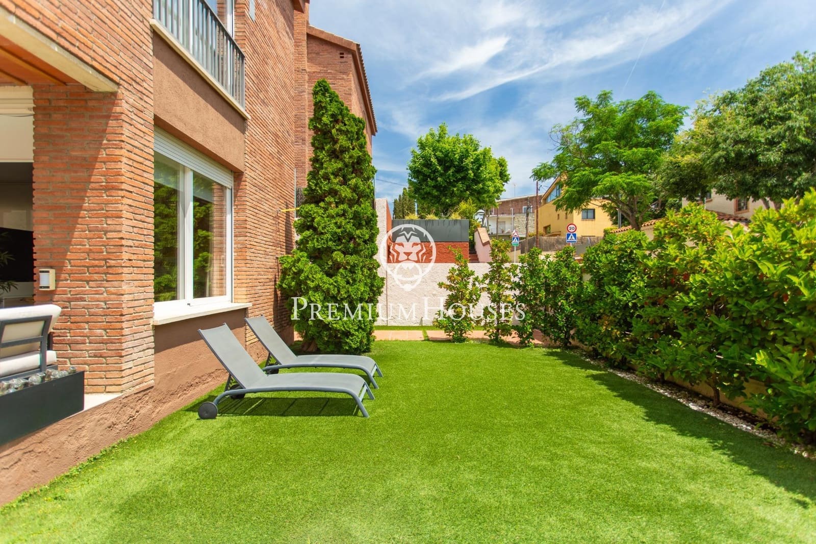 4 sypialnia Willa na sprzedaż w El Masnou z basenem garażem - 1 320 000 € (Ref: 9374019)