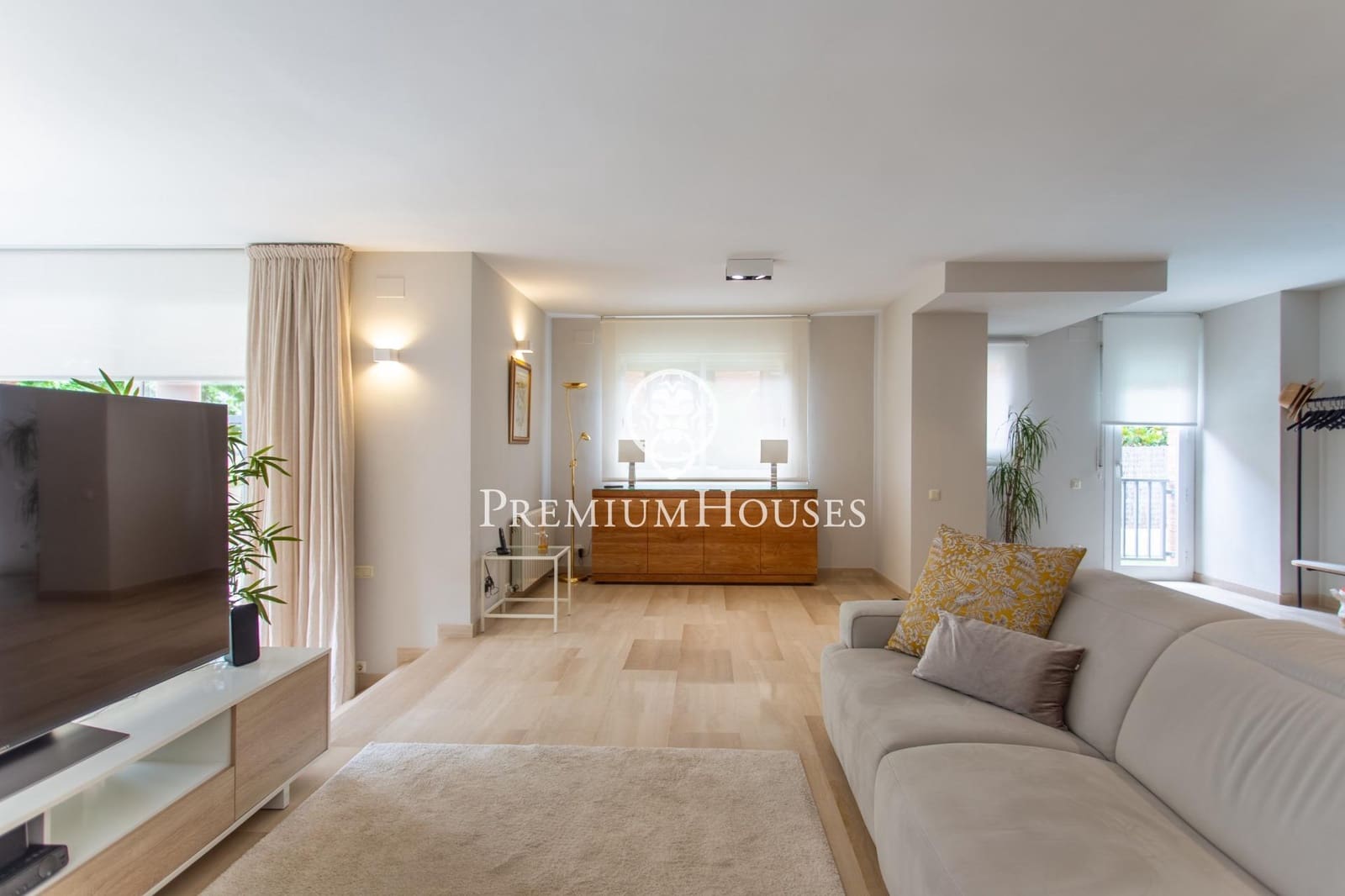 4 sypialnia Willa na sprzedaż w El Masnou z basenem garażem - 1 320 000 € (Ref: 9374019)