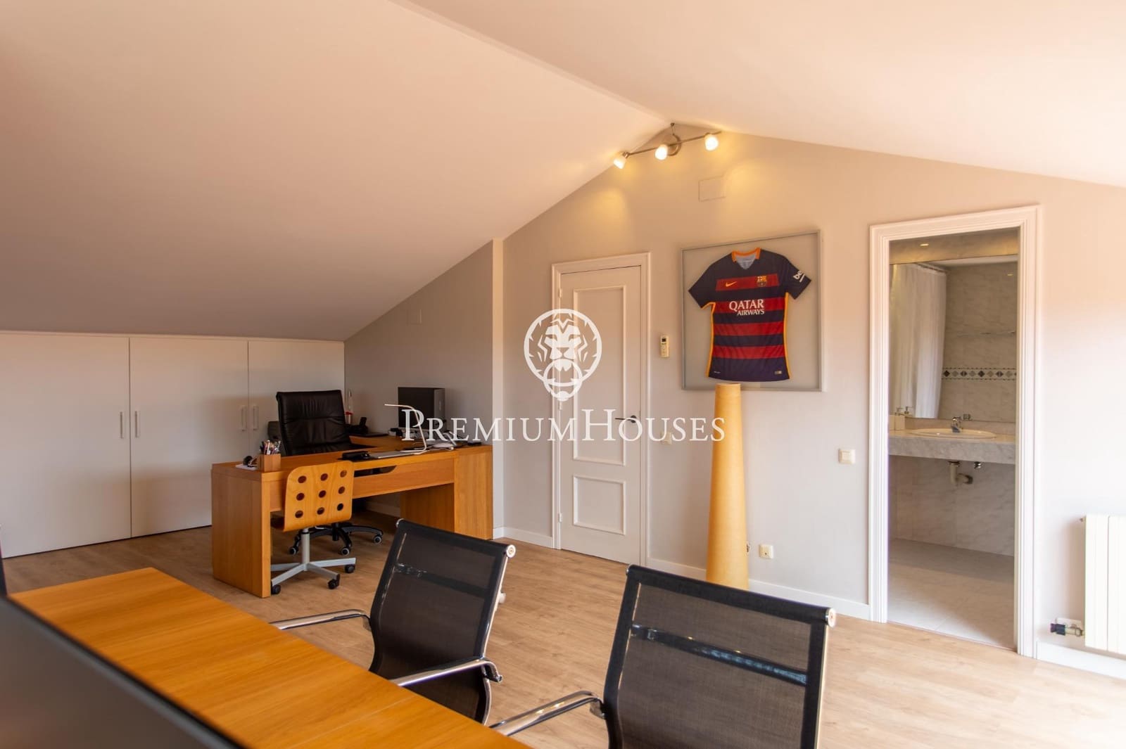 4 sypialnia Willa na sprzedaż w El Masnou z basenem garażem - 1 320 000 € (Ref: 9374019)