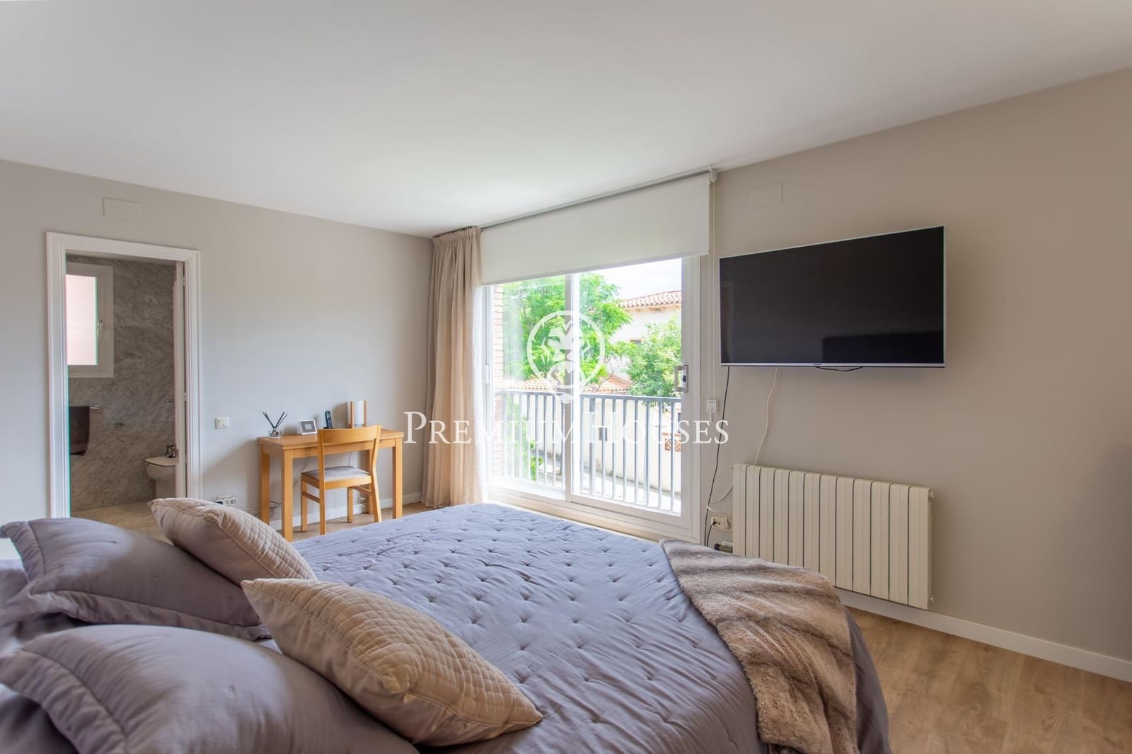 4 sypialnia Willa na sprzedaż w El Masnou z basenem garażem - 1 320 000 € (Ref: 9374019)