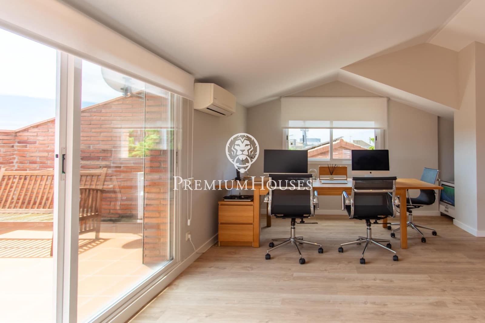 4 sypialnia Willa na sprzedaż w El Masnou z basenem garażem - 1 320 000 € (Ref: 9374019)