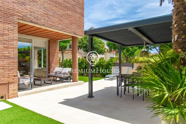 4 soverom Villa til salgs i El Masnou med svømmebasseng garasje - € 1 320 000 (Ref: 9374019)