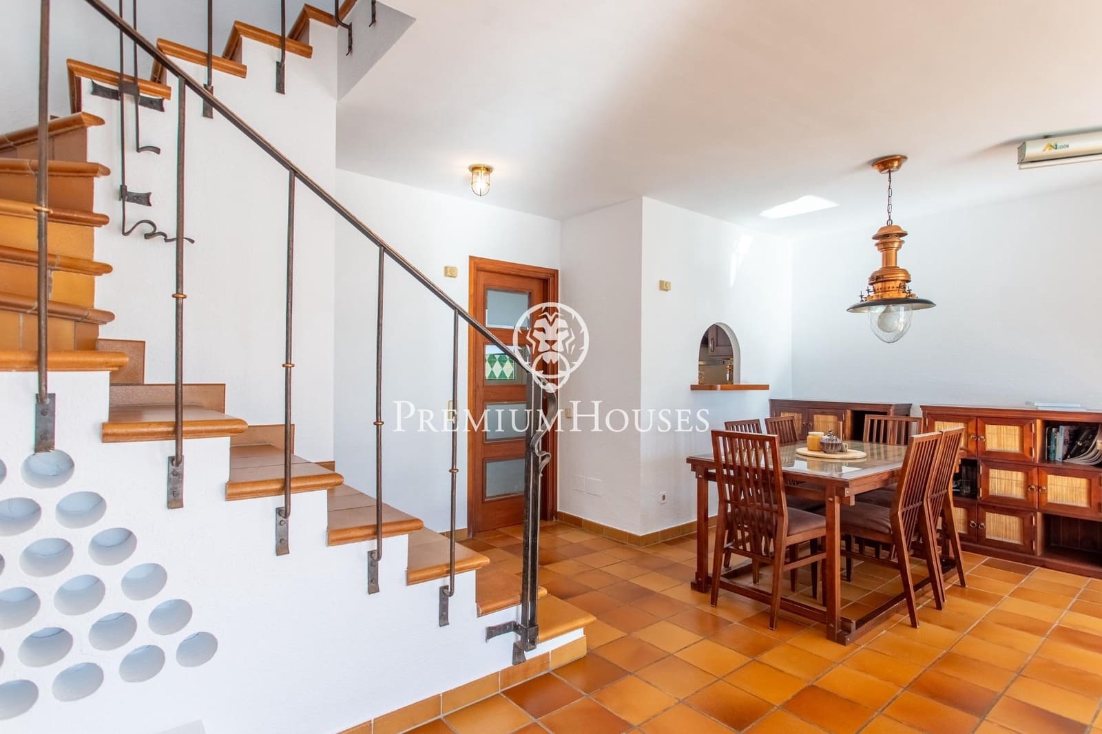 4 soverom Rekkehus til salgs i Sant Pol de Mar med svømmebasseng garasje - € 550 000 (Ref: 9379014)