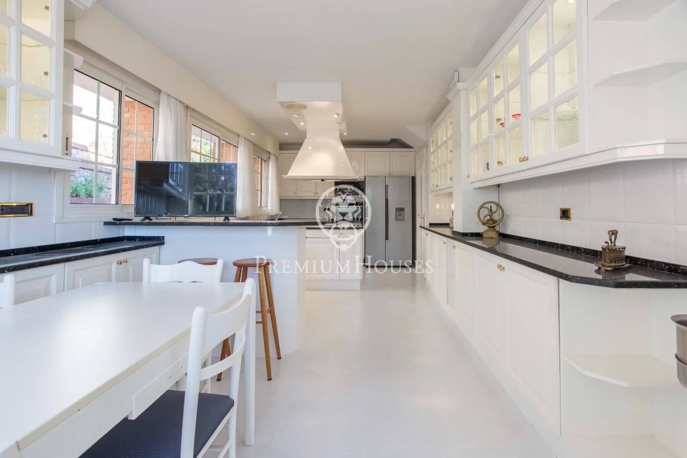 6 soveværelse Villa til salg i Alella med swimmingpool garage - € 3.950.000 (Ref: 9382830)