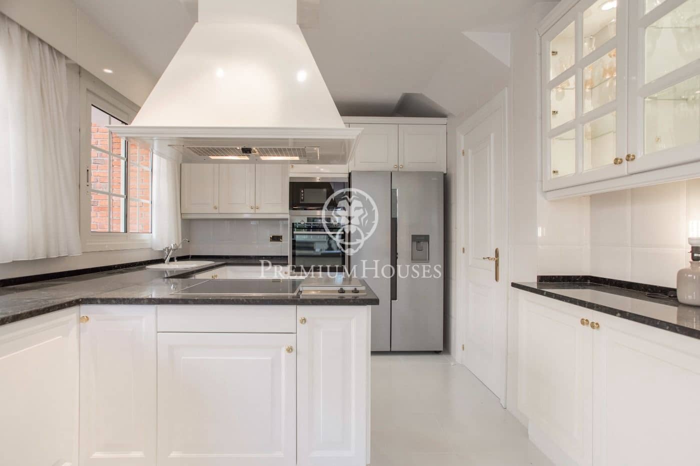 6 soveværelse Villa til salg i Alella med swimmingpool garage - € 3.950.000 (Ref: 9382830)