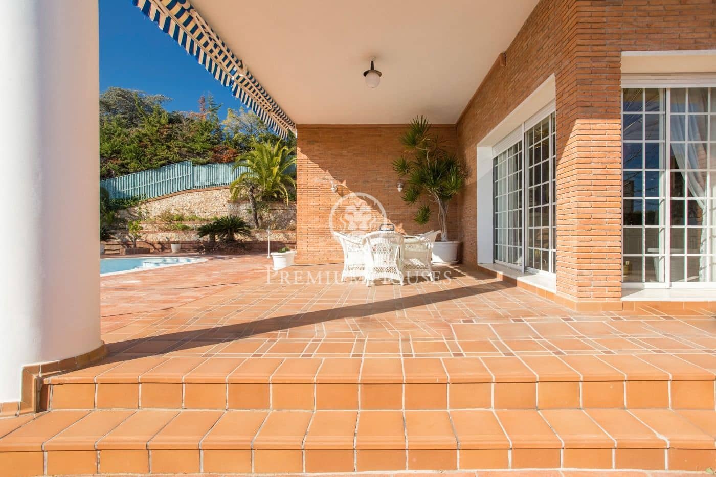 6 soveværelse Villa til salg i Alella med swimmingpool garage - € 3.950.000 (Ref: 9382830)