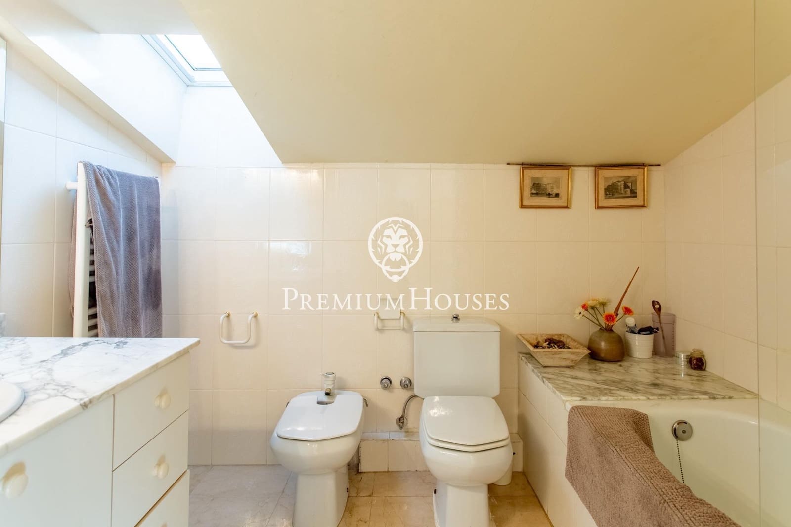 6 quarto Moradia em Banda para venda em Teia com garagem - 830 000 € (Ref: 9385594)