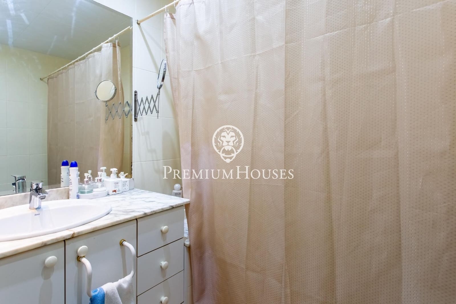 6 quarto Moradia em Banda para venda em Teia com garagem - 795 000 € (Ref: 9385594)