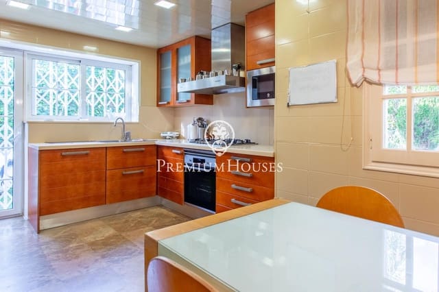 6 soveværelse Rækkehus til salg i Teià med garage - € 795.000 (Ref: 9385594)