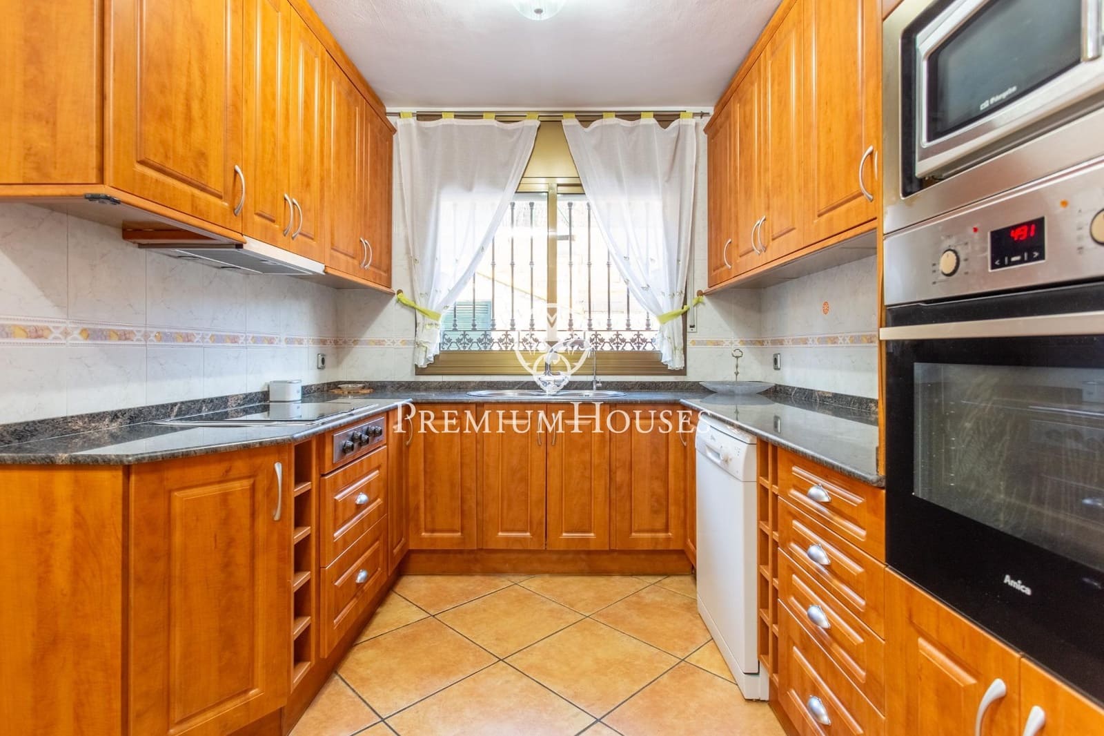 7 slaapkamer Villa te koop in Tordera met zwembad garage - € 500.000 (Ref: 9385595)